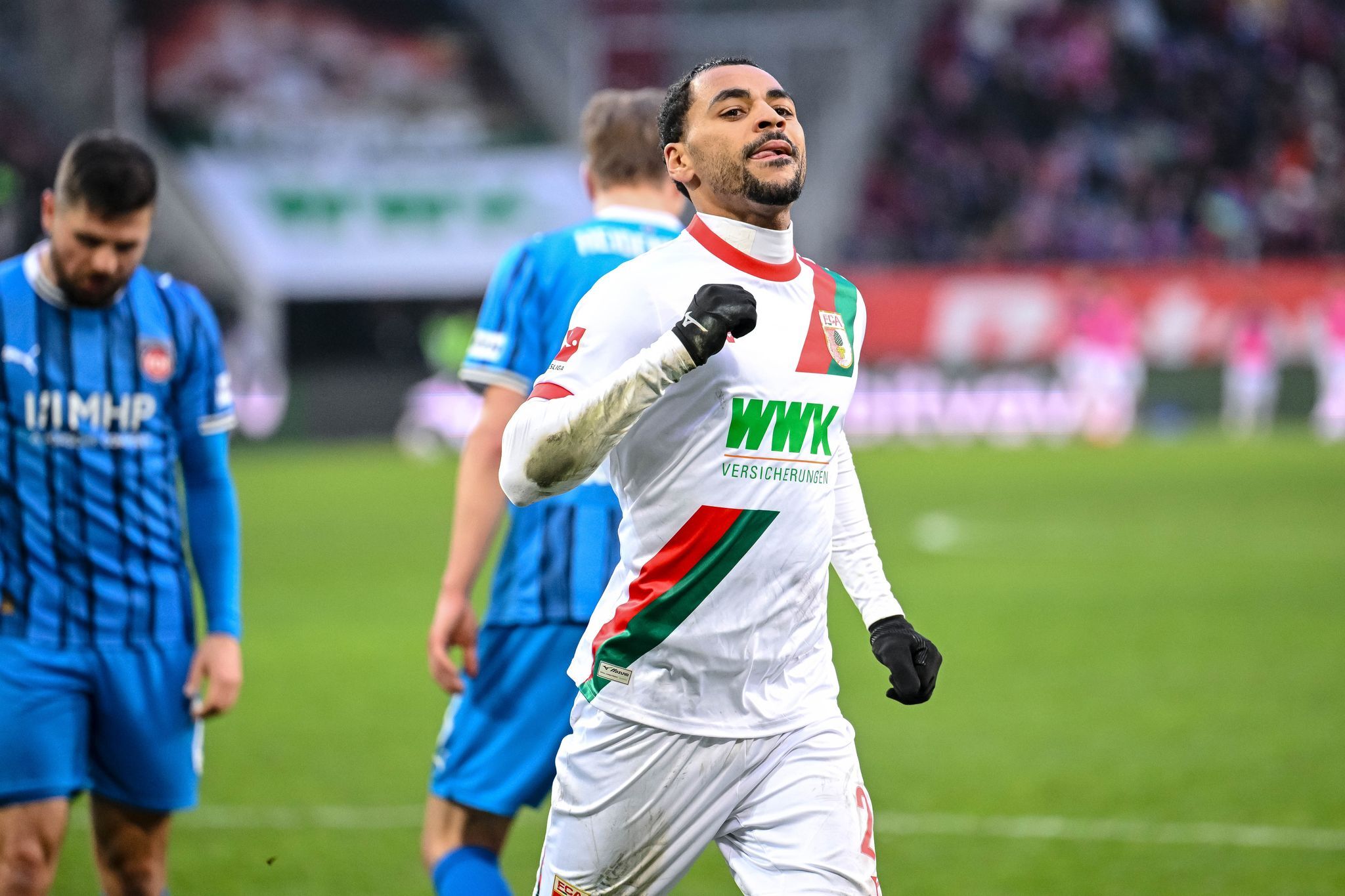 Augsburgs Claude-Maurice cool: Heidenheim-Hoffnung schwindet