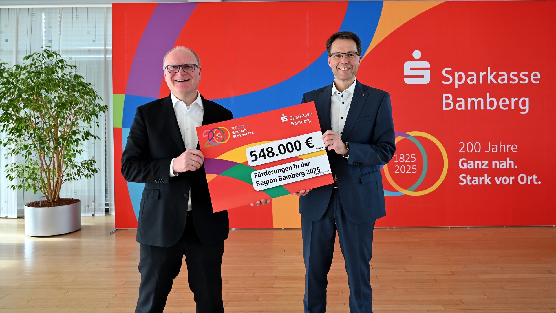 Sparkasse Bamberg fördert 450 Projekte – neue Stiftung „Zukunft“ startet 2026