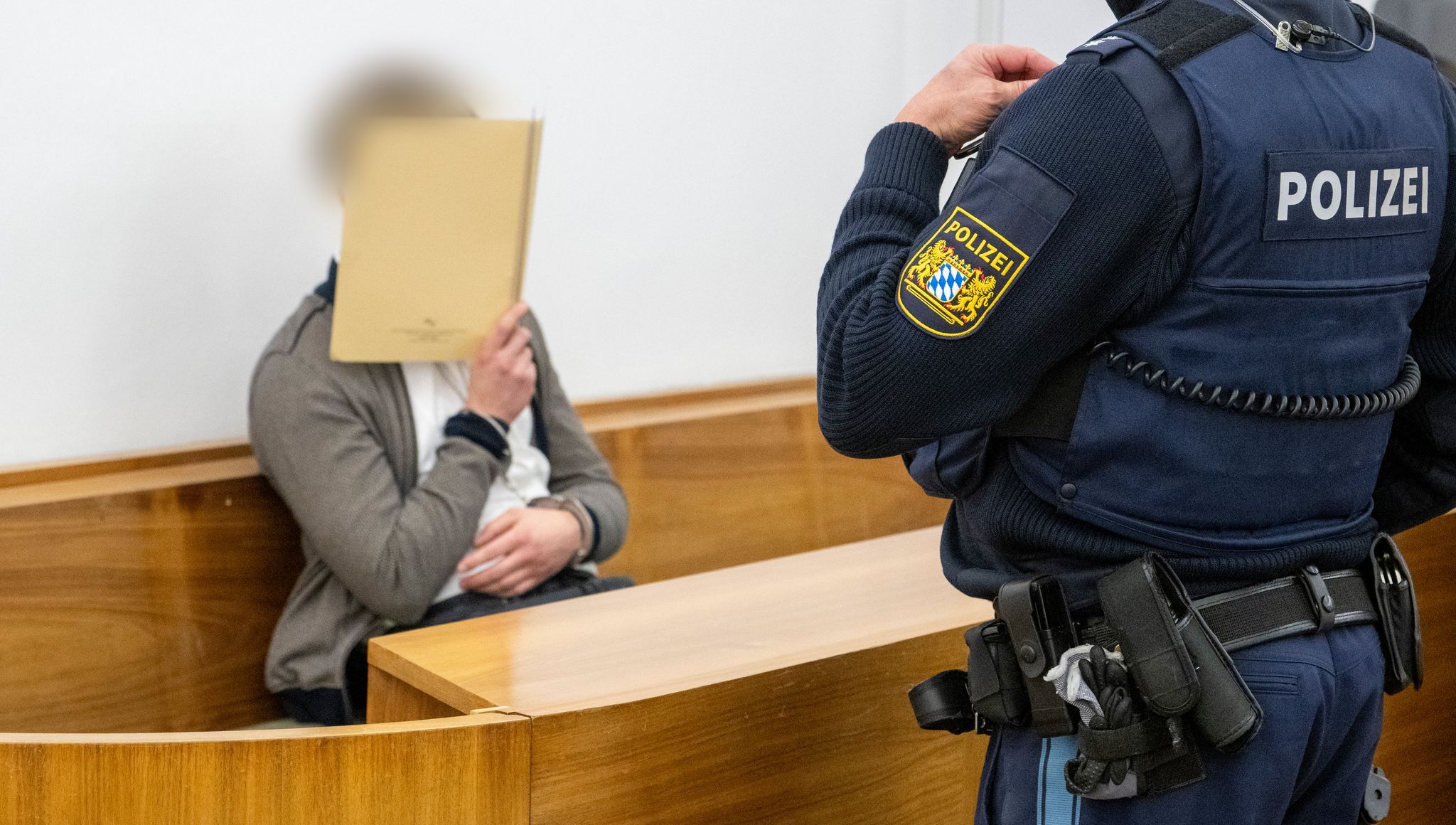 Prozess um tödliche Flucht: Mord oder fahrlässige Tötung?