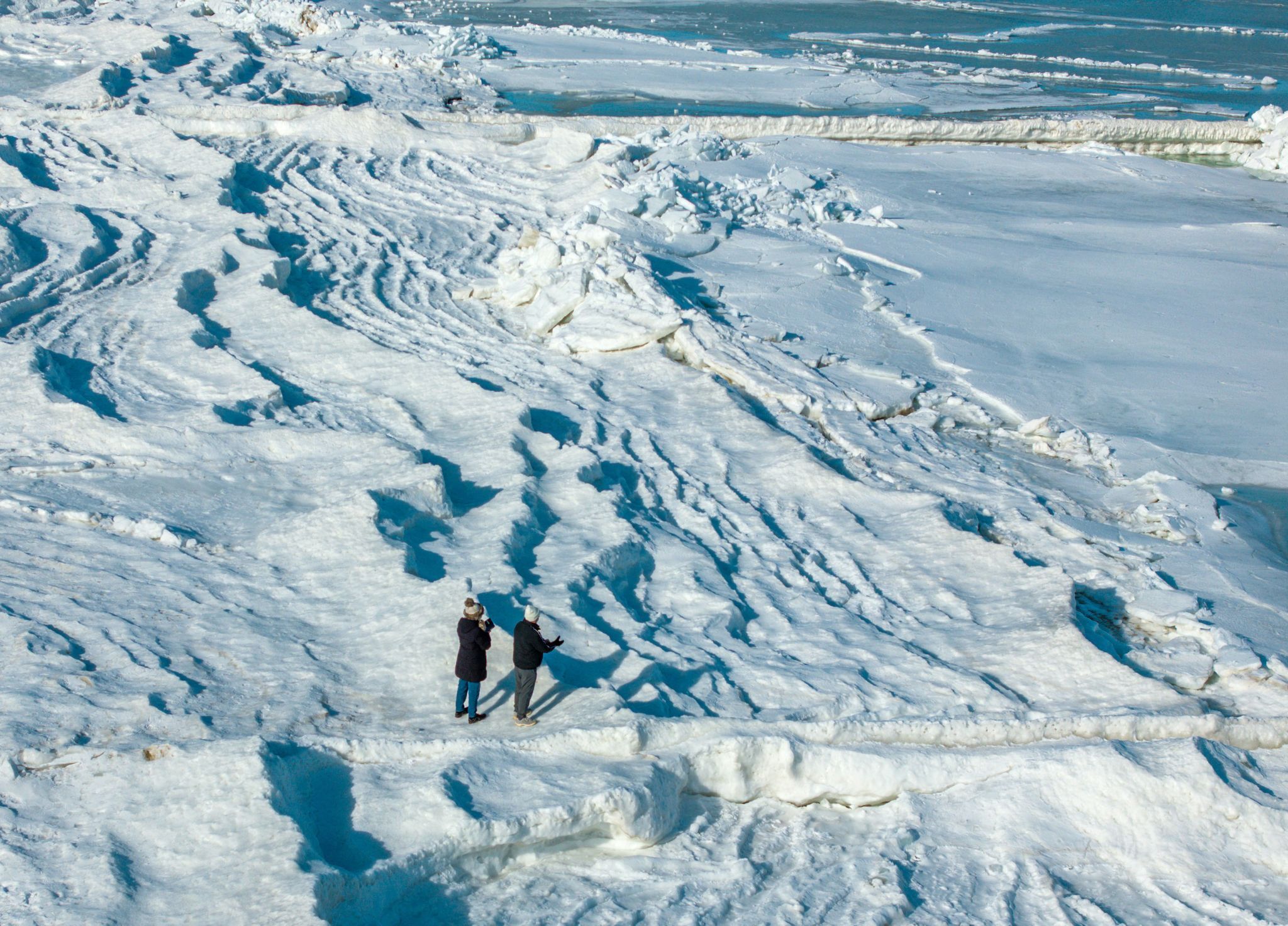 Iglu und Eisberge am Ostseestrand vor Zempin