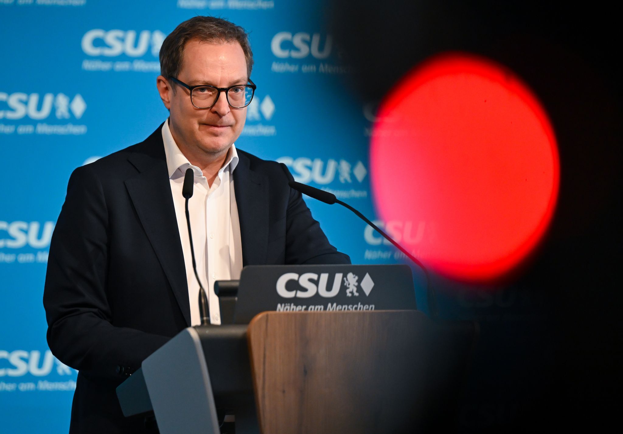 CSU-Vorstand sieht Social-Media-Altersgrenze skeptisch