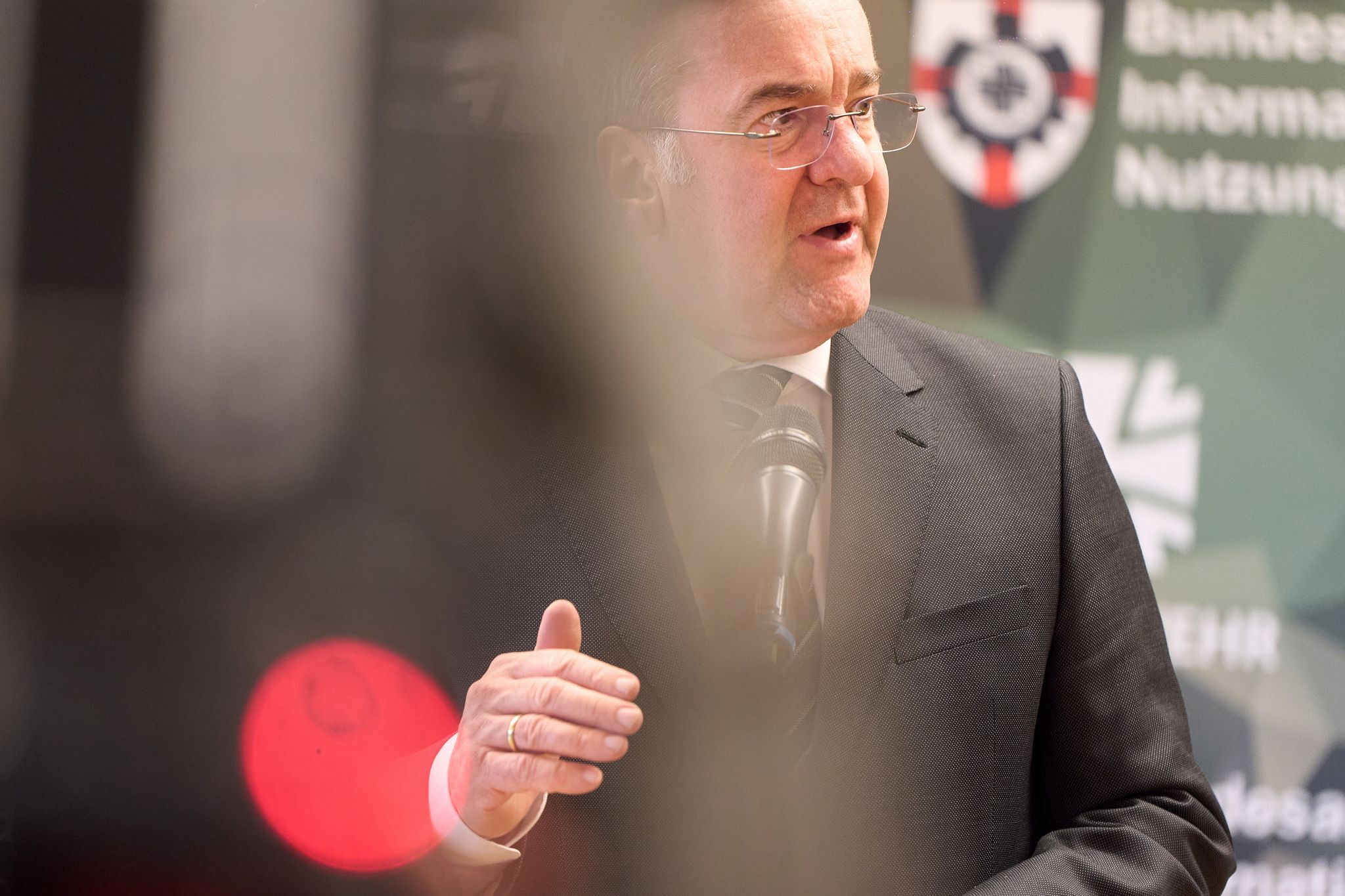 Pistorius rügt Nähe Trumps zu Putin