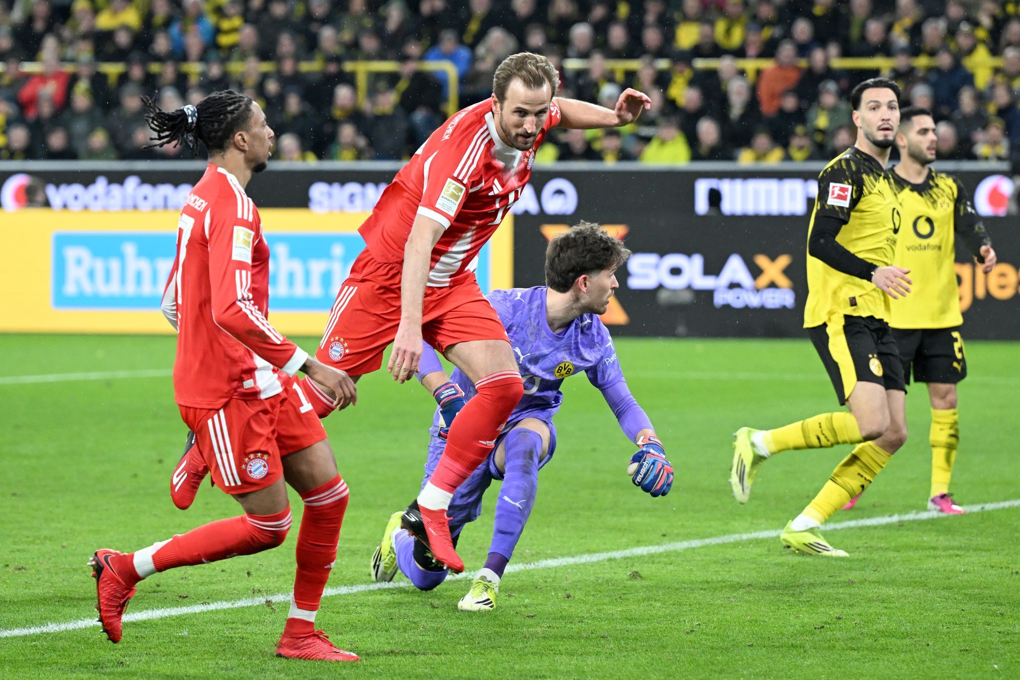 Dank Kane: Bayern enteilt Dortmund durch Prestigesieg