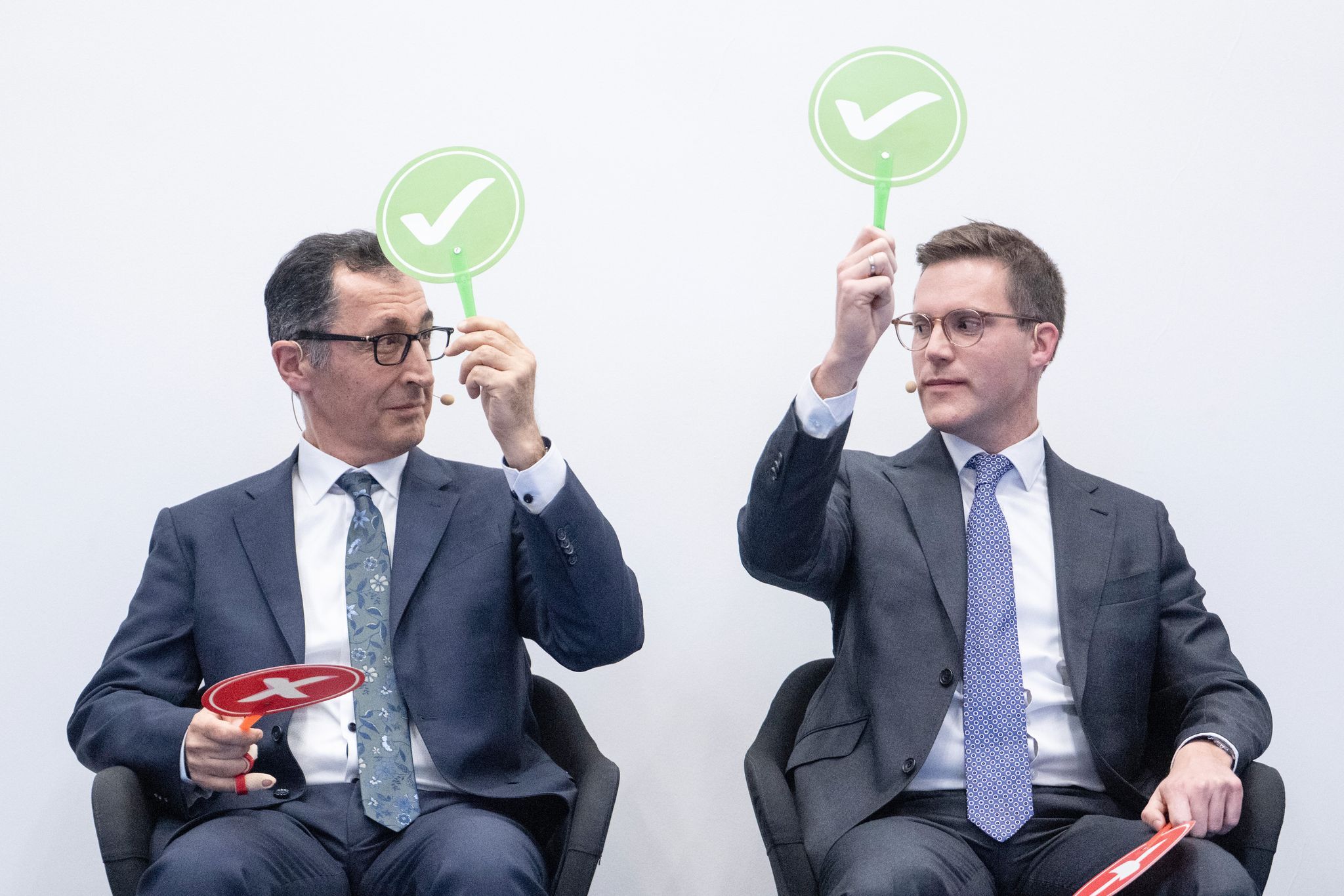 Umfrage zu Baden-Württemberg: Grüne ziehen mit CDU gleich