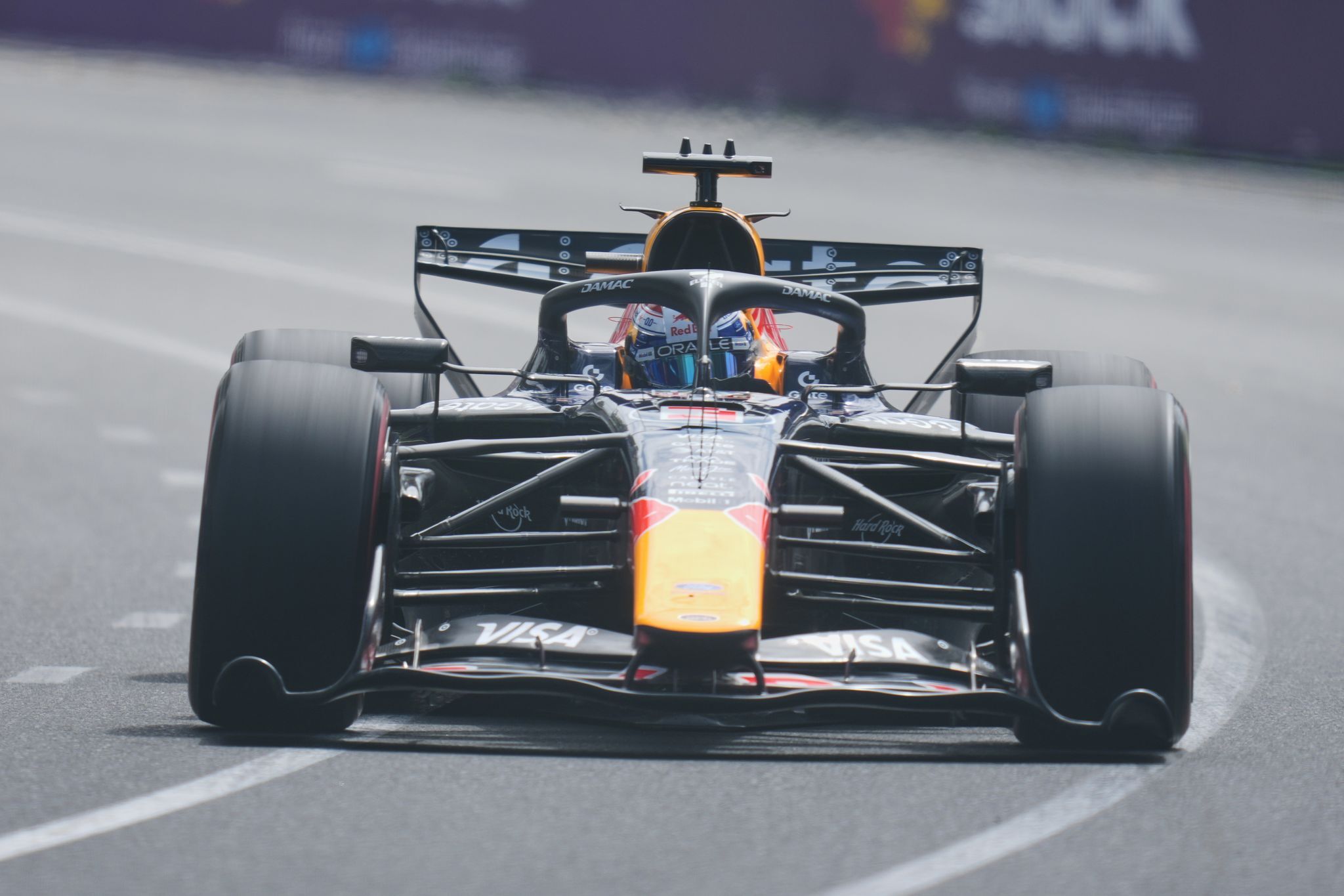 Unfall von Verstappen: Formel-1-Star im Kiesbett