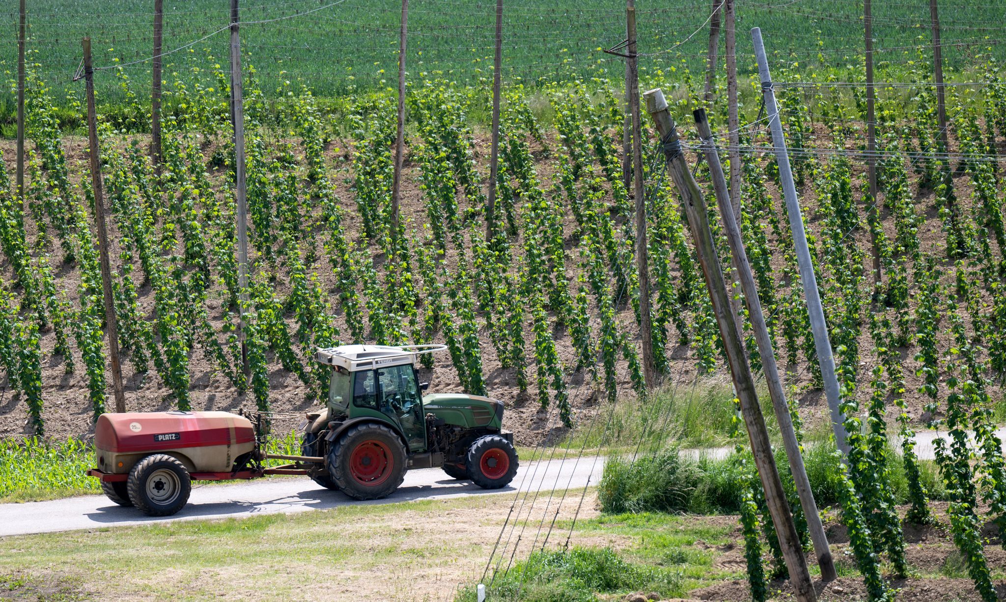 Mann gerät auf Hopfenfeld in Wickelmaschine und stirbt
