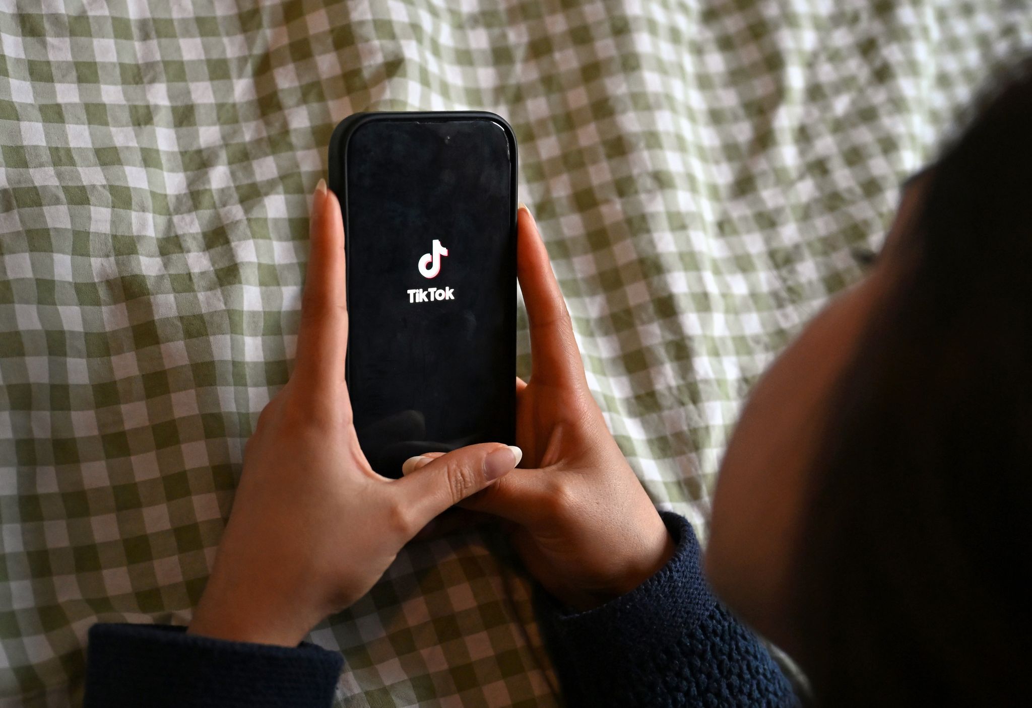 Expertin mahnt Politik bei Social-Media-Debatte zu Geduld