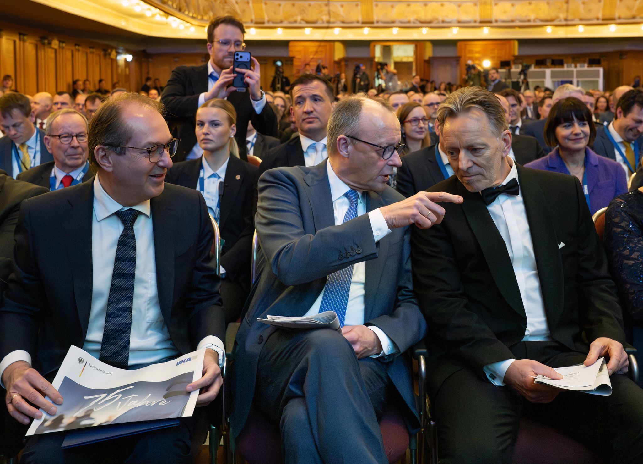 Merz kritisiert bei BKA-Festakt frühere Migrationspolitik