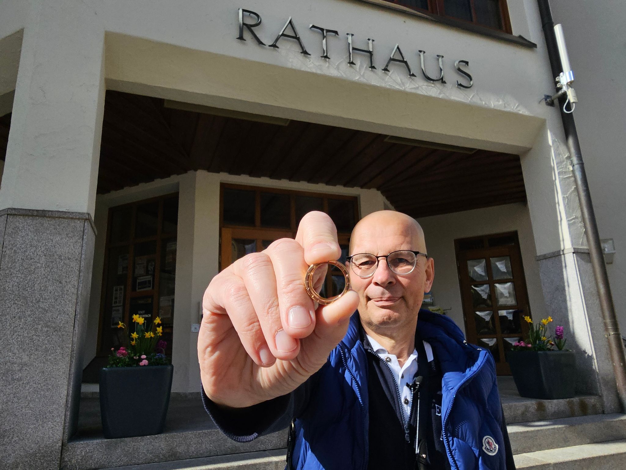Ehering nach Odyssee durch Nordbayern wieder beim Besitzer