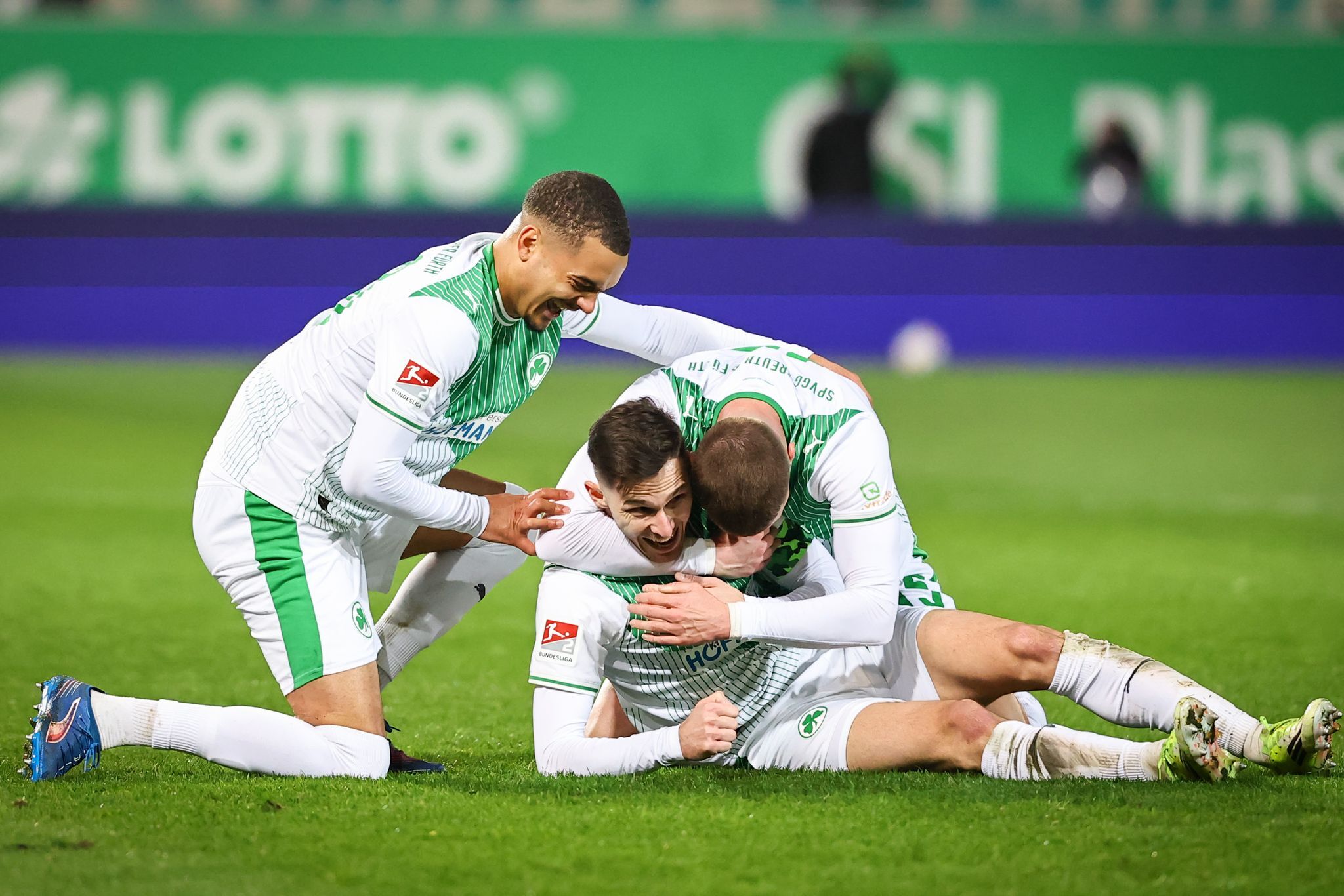 Nächstes Topteam düpiert: Fürth klettert aus Tabellenkeller