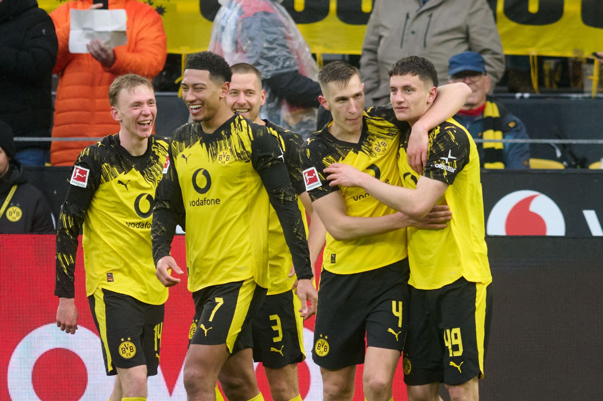 Souveräner Auftritt des BVB: Dortmund schlägt Augsburg