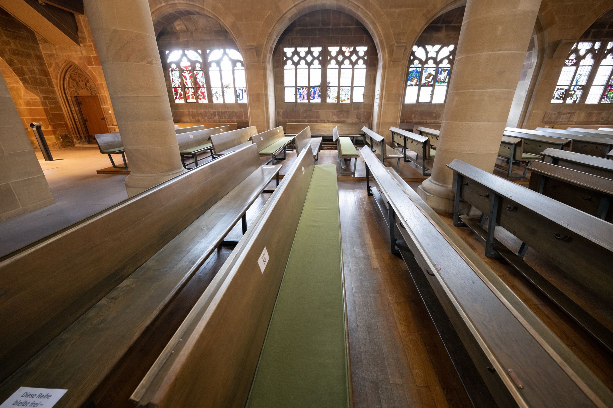 Mehr als 600 000 Menschen traten 2025 aus der Kirche aus