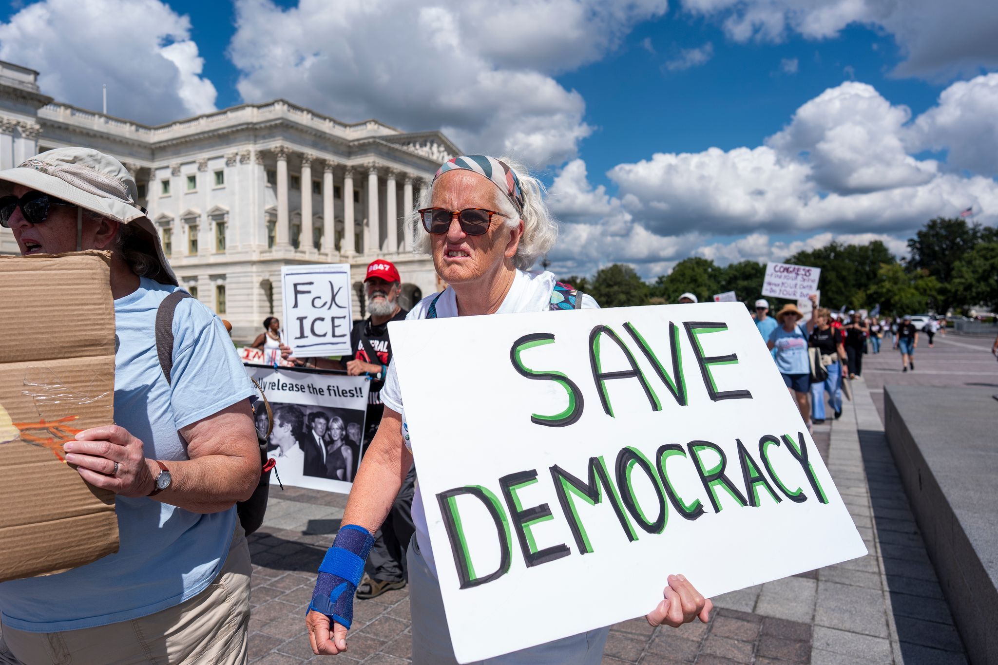 Bericht: Demokratie in vielen Ländern auf dem Rückzug