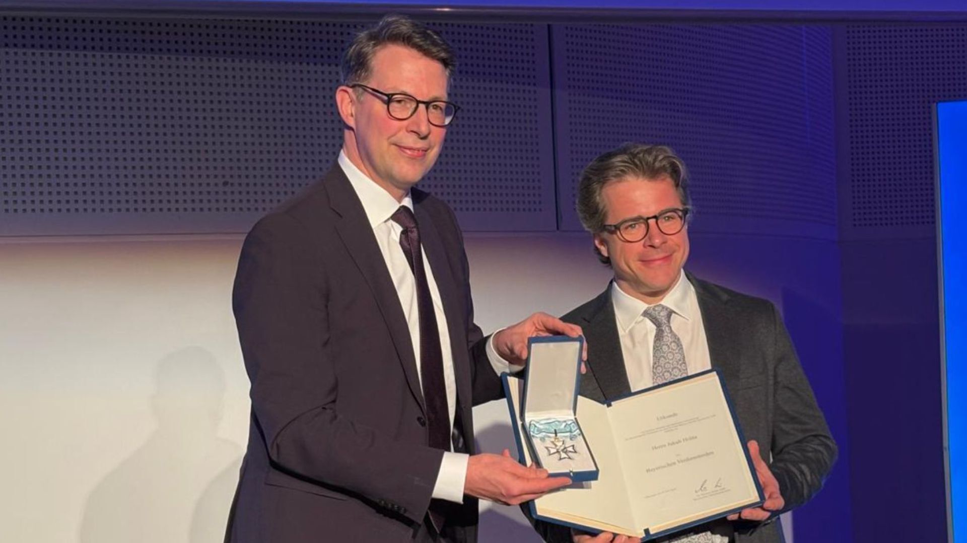 Galakonzert zum 80. Geburtstag der Bamberger Symphoniker – Dirigent Jakub Hrůša mit dem Bayerischen Verdienstorden ausgezeichnet