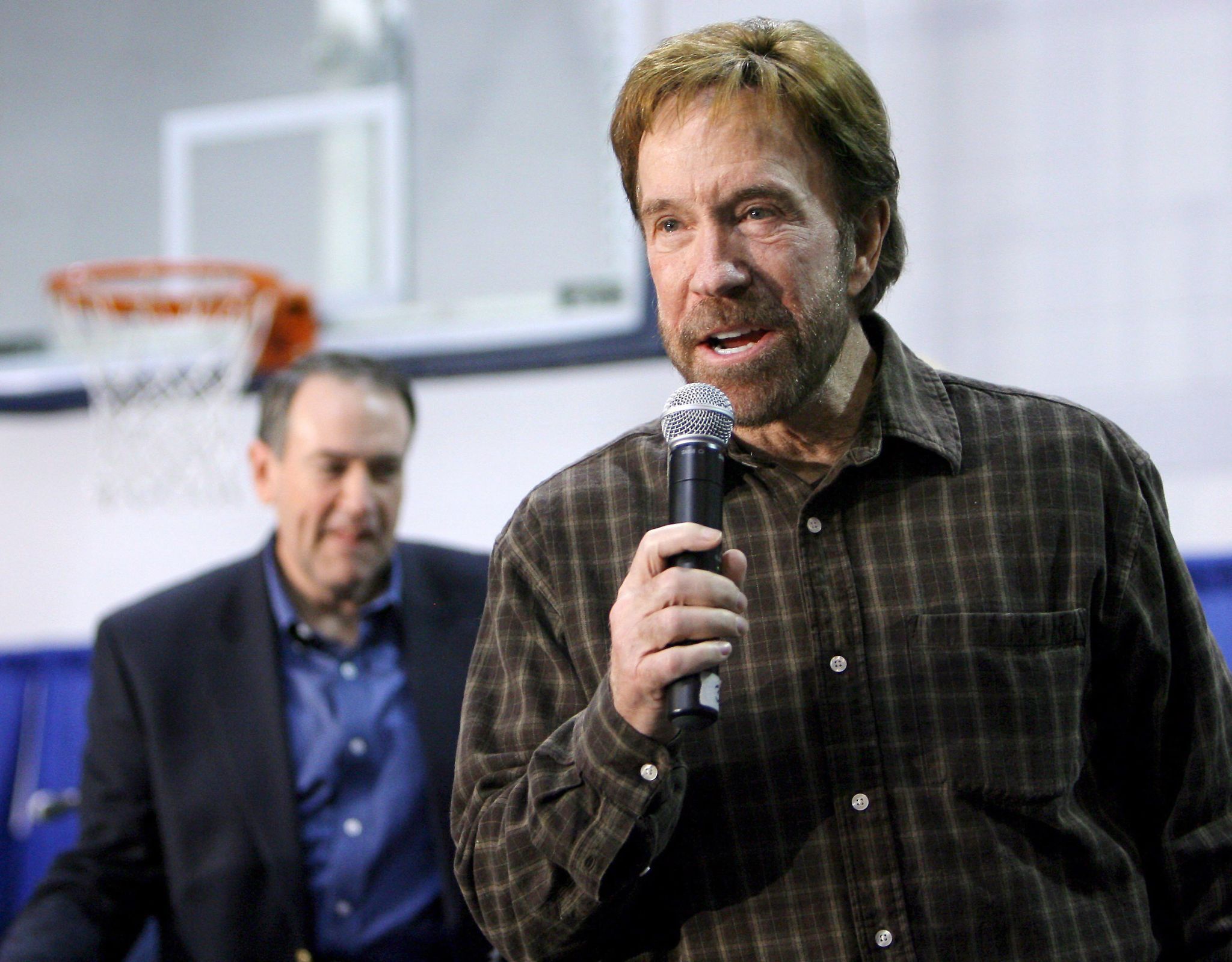 Tod von Chuck Norris – Stars und Politiker nehmen Abschied