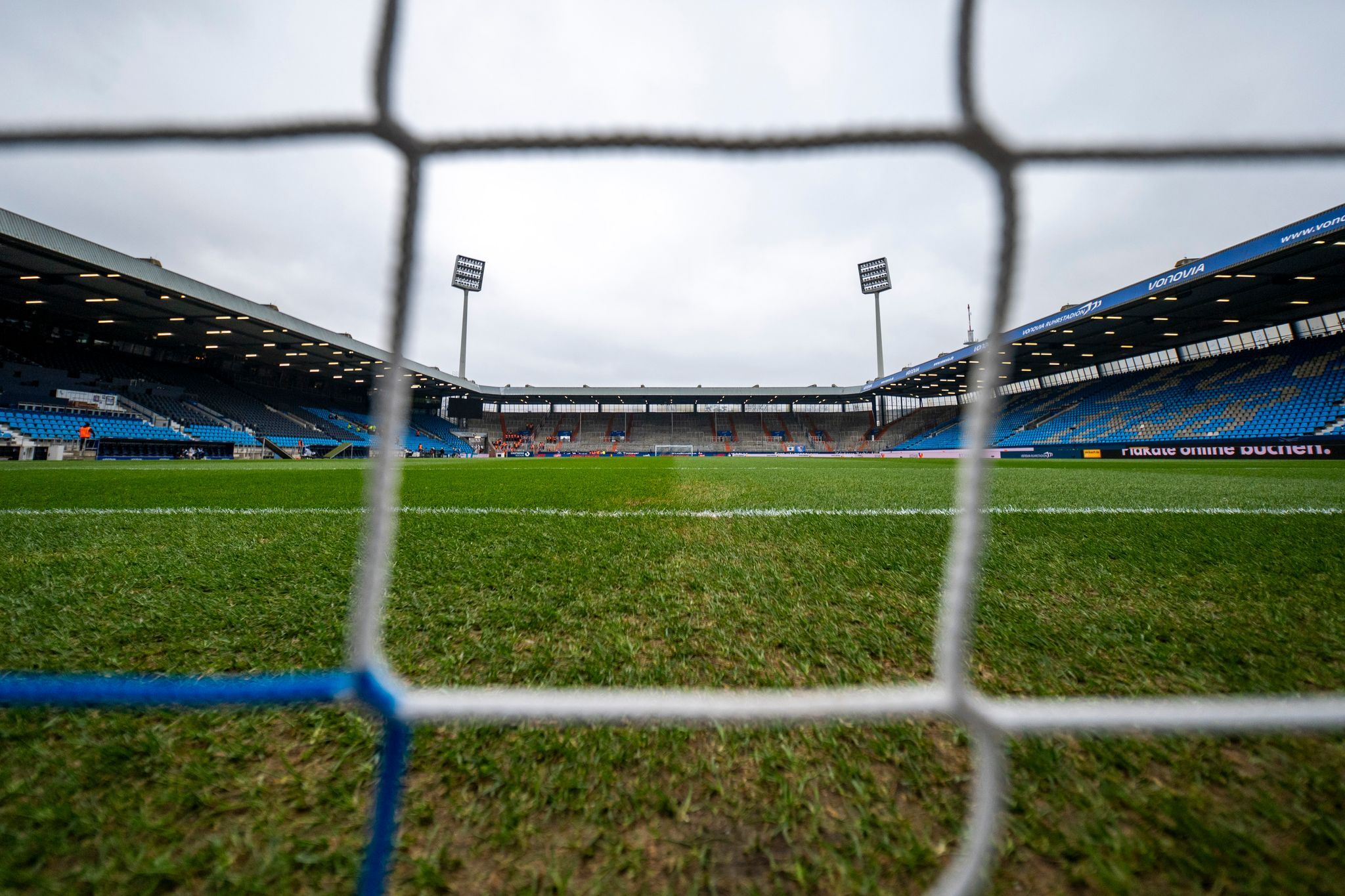 Fußballtor stürzt – Kind stirbt