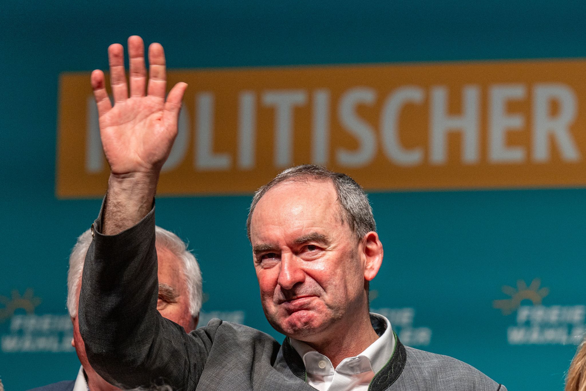 Freie Wähler gewinnen Landratsposten hinzu – Auch OB-Siege