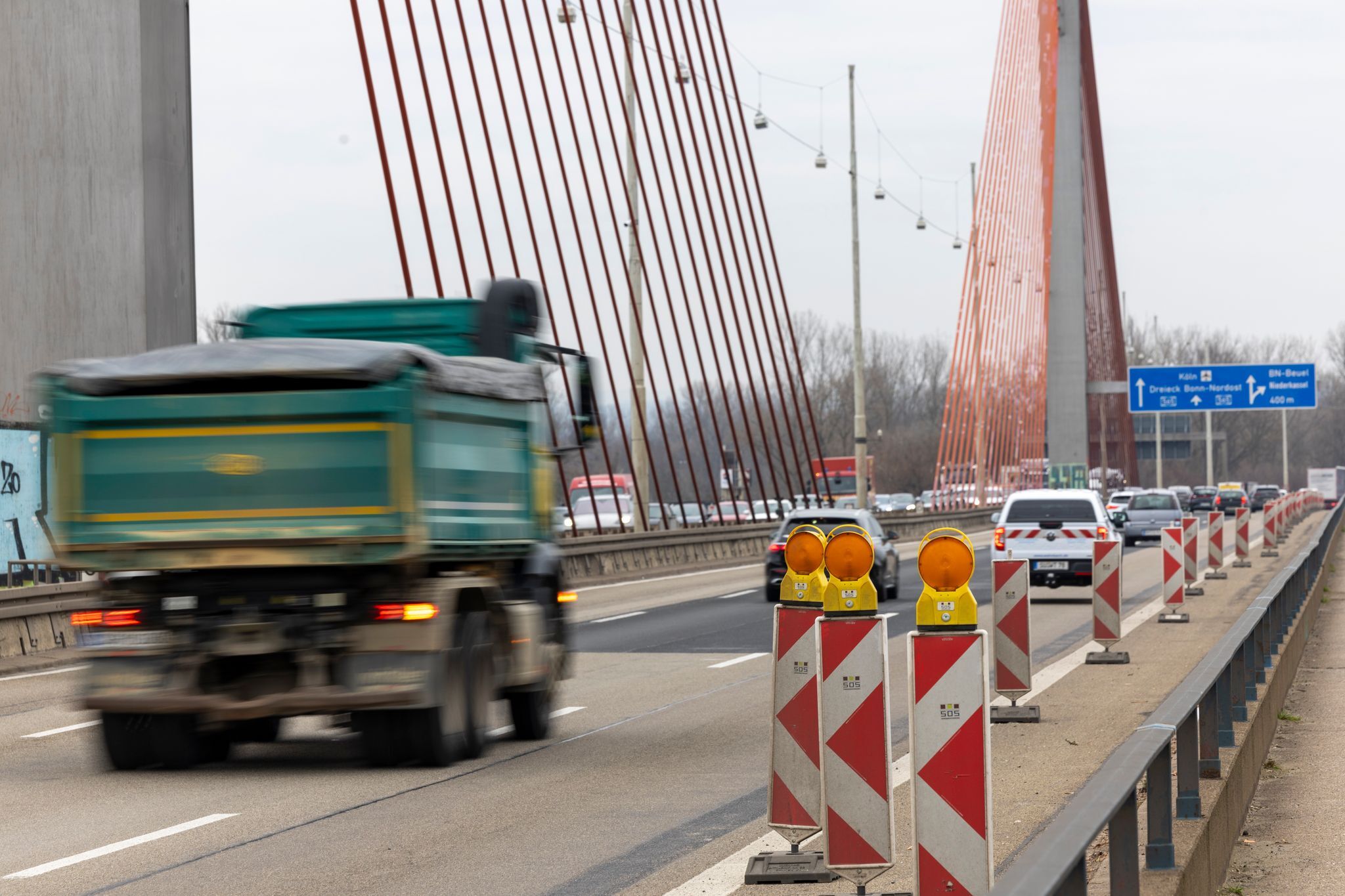 Bonner Nordbrücke bis auf weiteres voll gesperrt