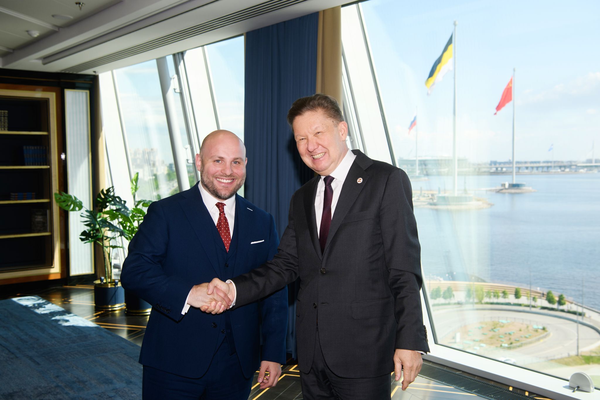 AfD-Politiker bei Putin-Treffen – Kritik in Berlin