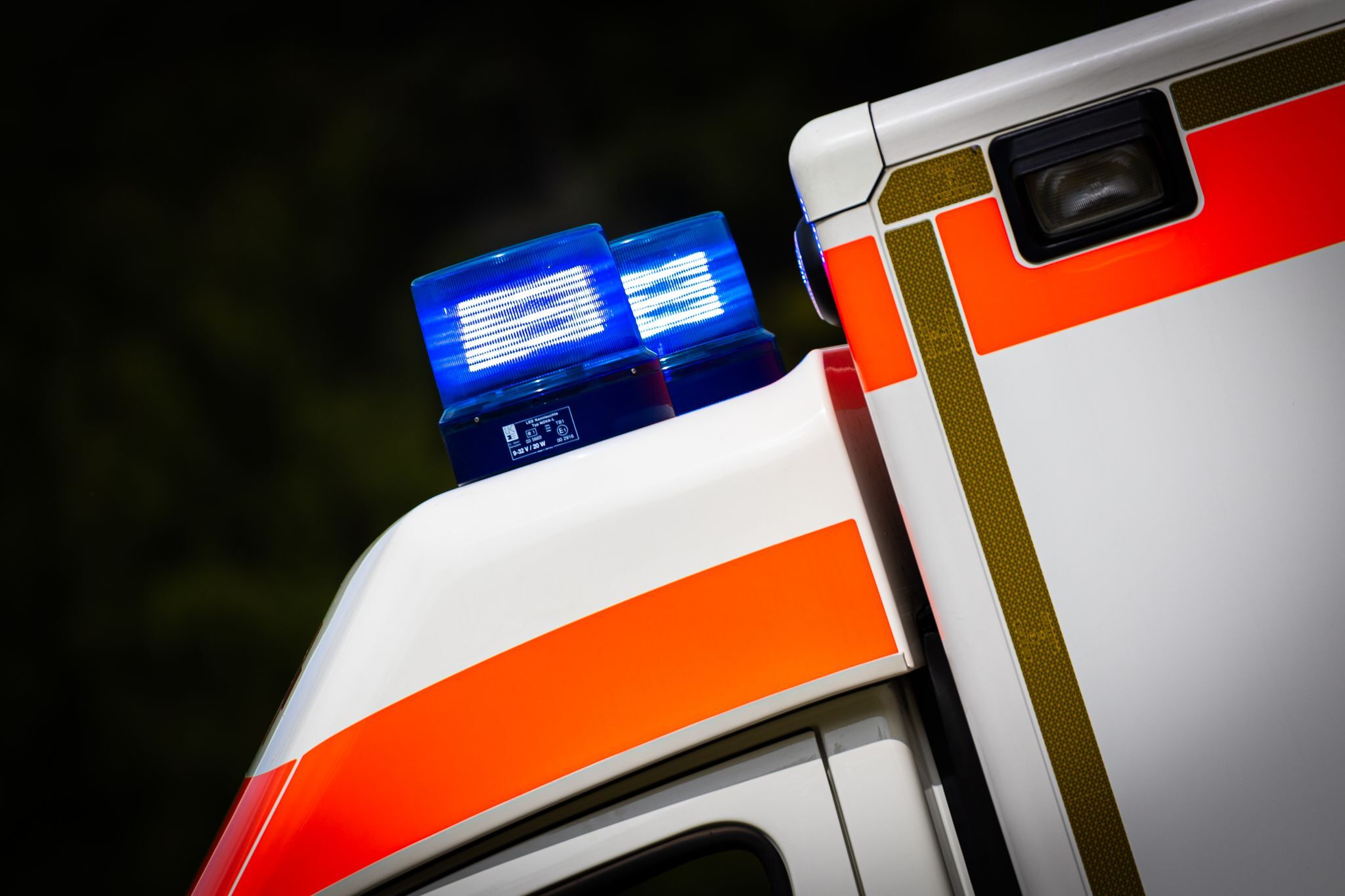 Mehrere Kollisionen nach Überholvorgang – drei Verletzte