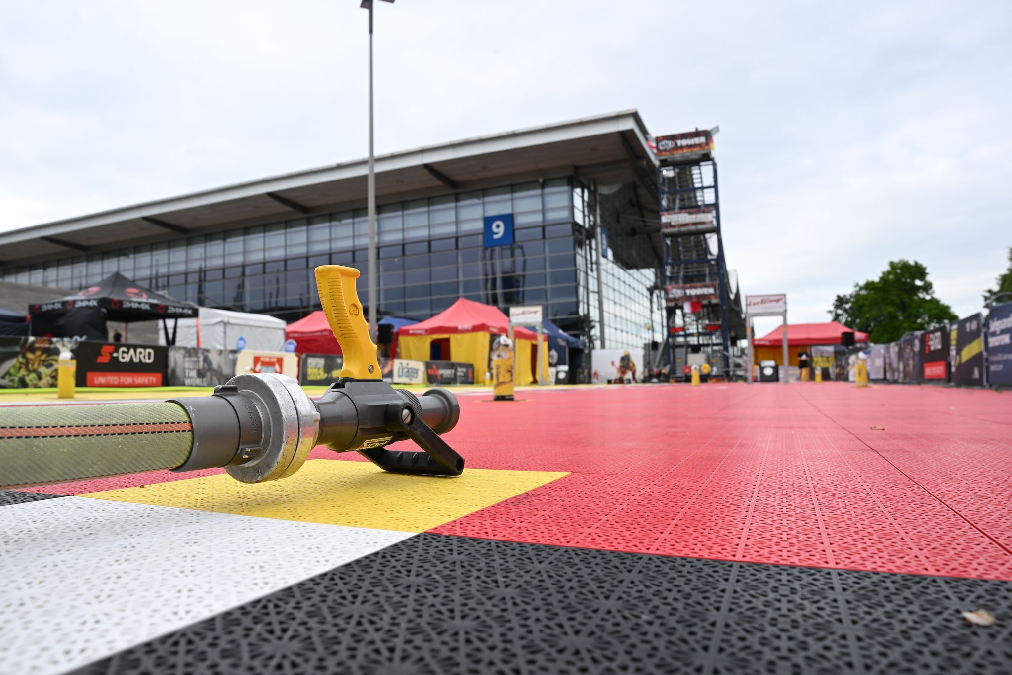 Mann stirbt bei Feuerwehr-Wettkampf auf Messe