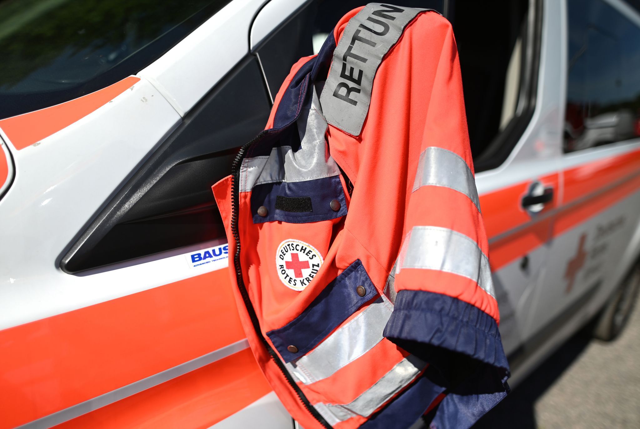 Sechs Menschen nach Frontalzusammenstoß schwer verletzt