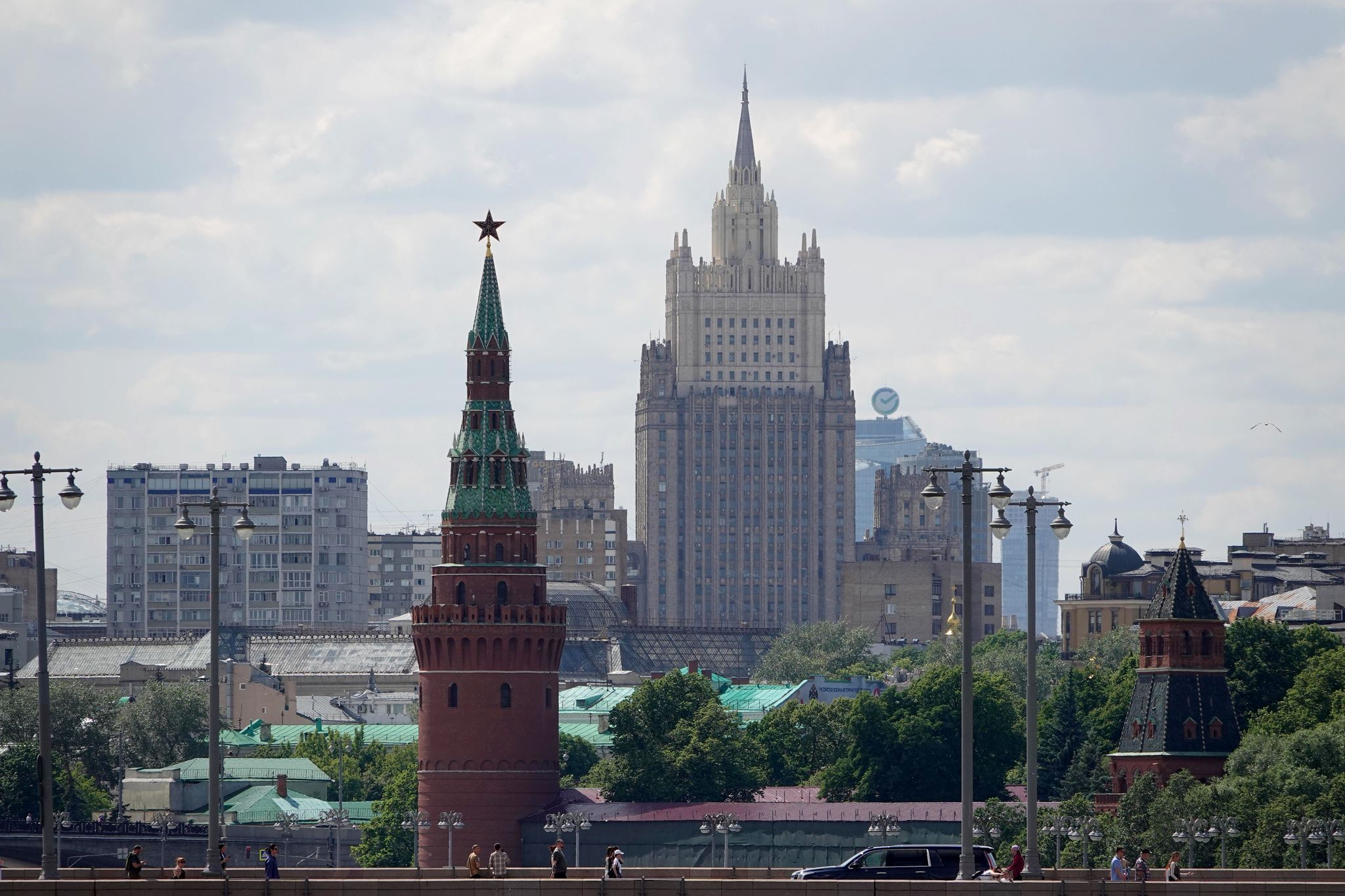 Moskau meldet Attacken von 60 Drohnen – Raffinerie getroffen