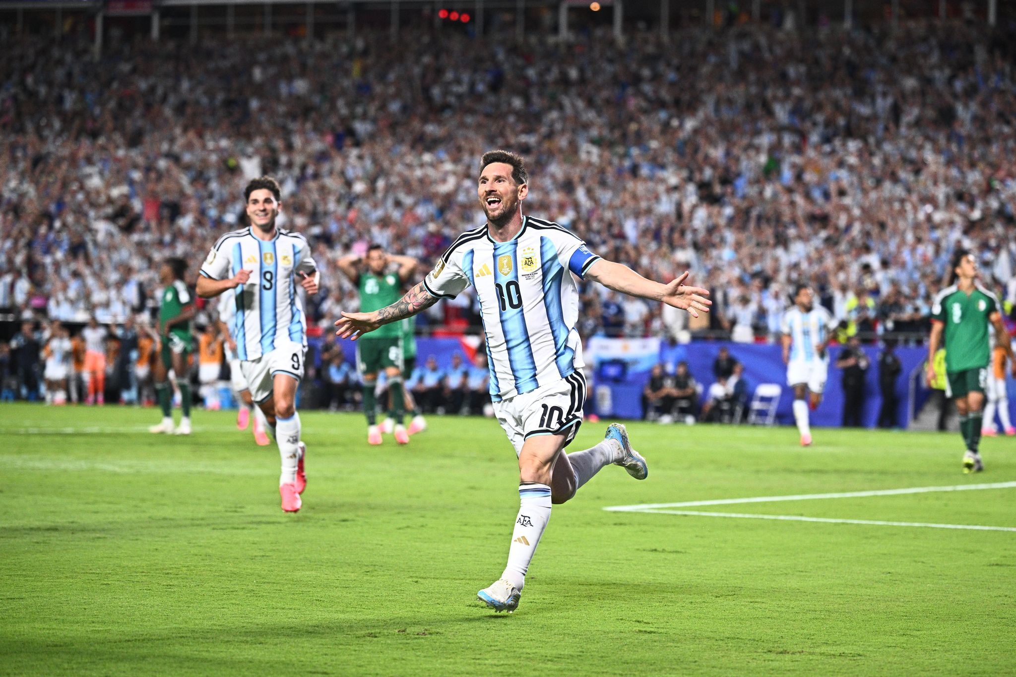 Das war die WM-Nacht: Superstars Messi und Haaland zaubern