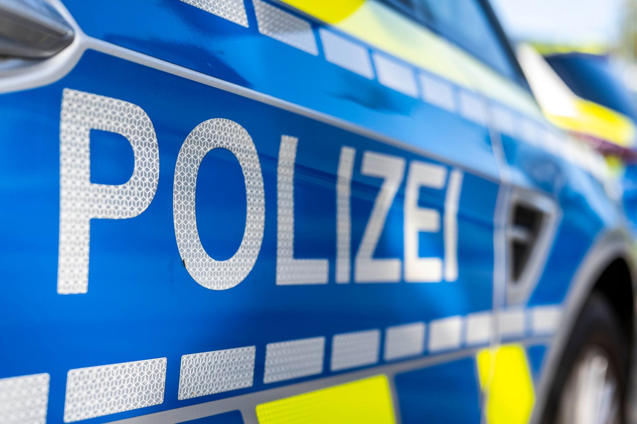 Totes Kleinkind in Auto: Obduktion soll Todesumstände klären