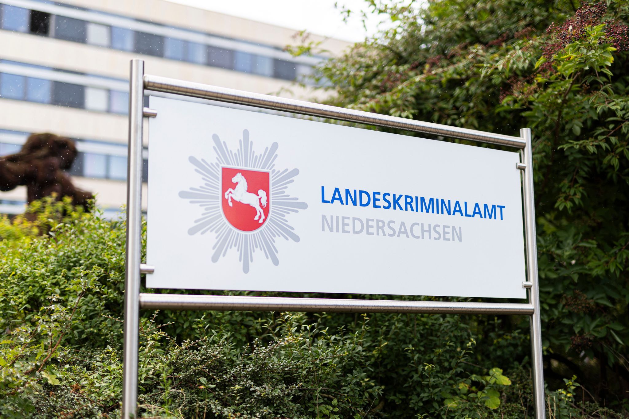 Flucht in Peine – Fahnder suchen nach Mörder