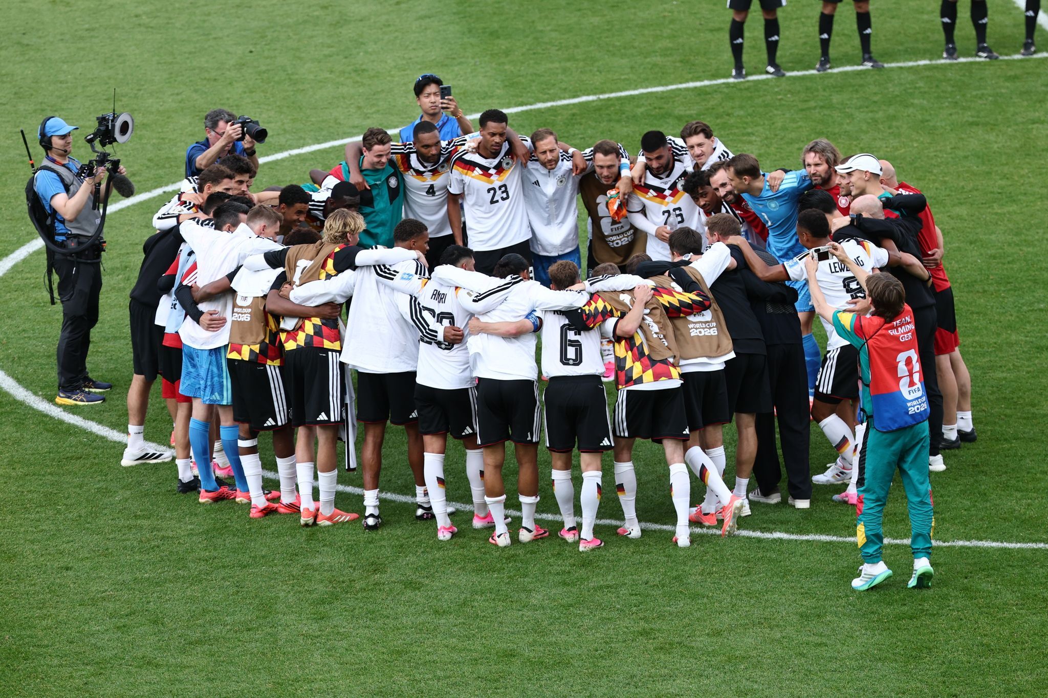 Das war die WM-Nacht: DFB-Elf gewinnt Gruppe, Curaçao hilft