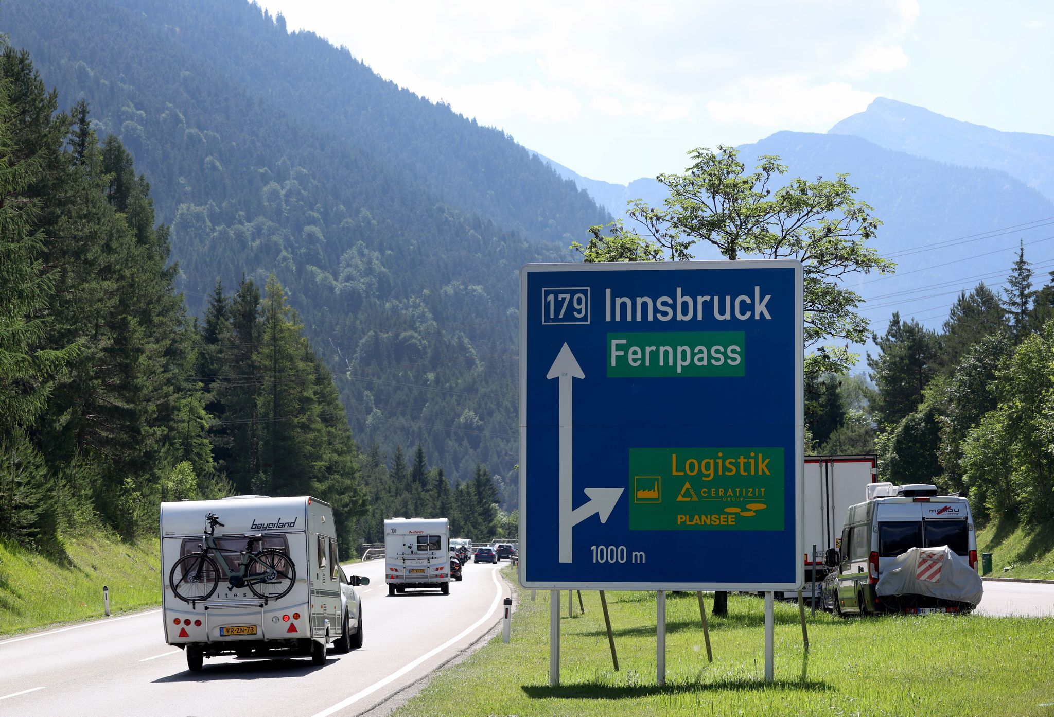 Tiroler Fernpassroute wegen Verkehrs-Protest gesperrt