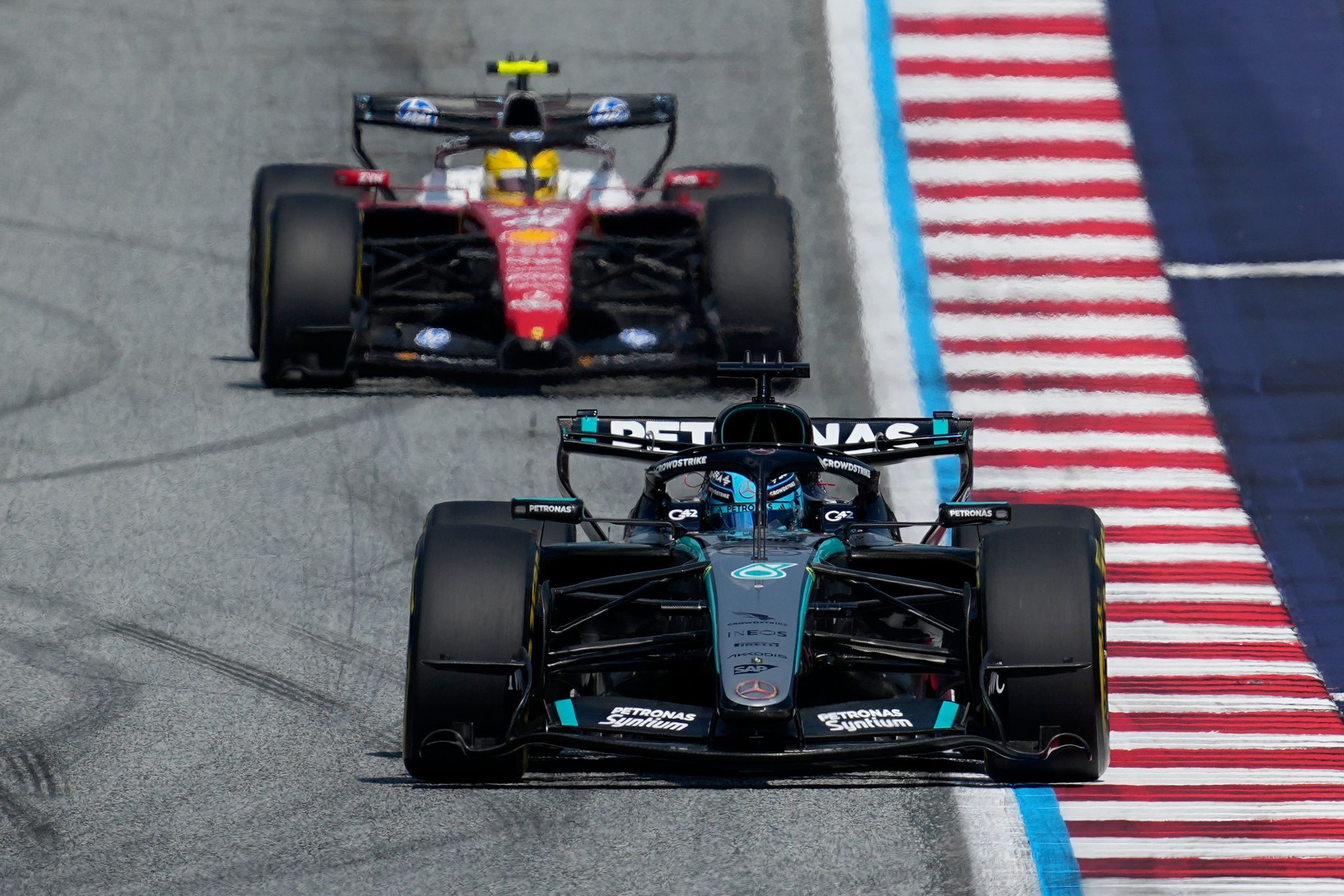 Russell bei Hitze-Spektakel in Spielberg vor Verstappen