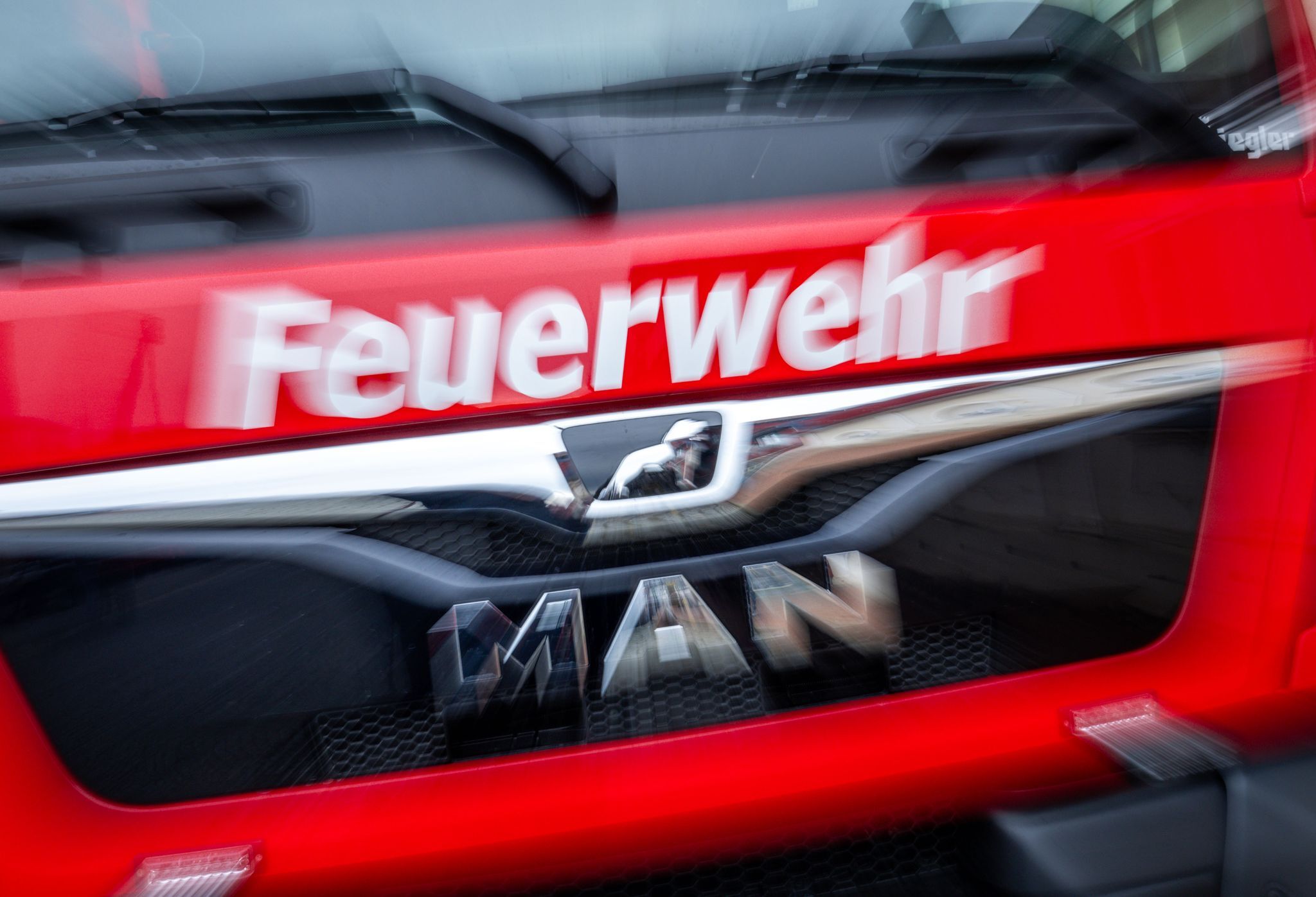 Traktor fängt feuer und löst Waldbrand in Oberpfalz aus