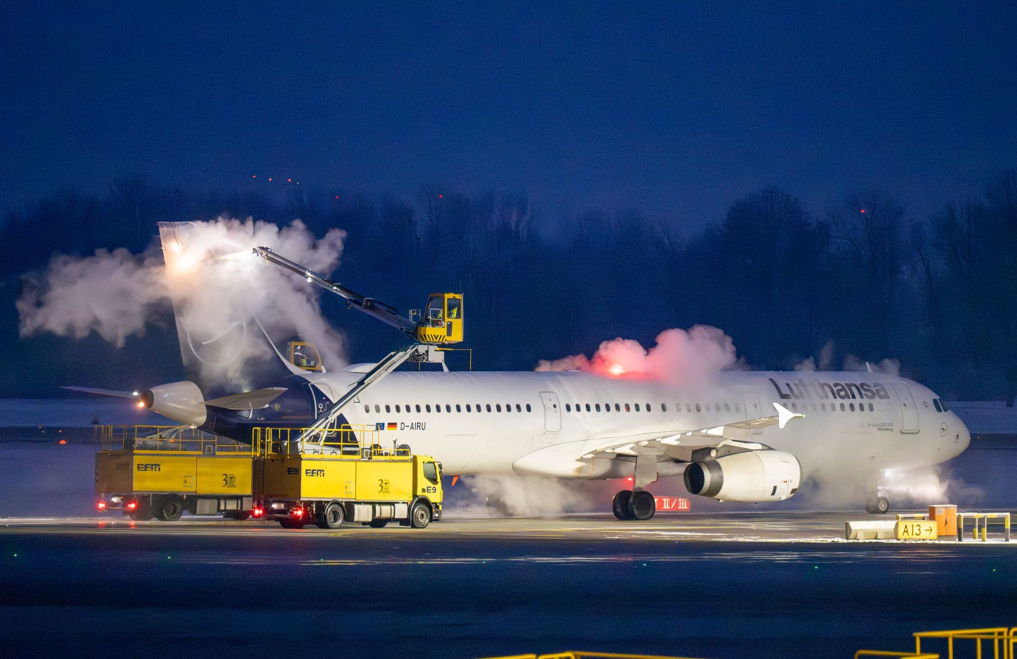 Zwangsübernachtung im Flugzeug ohne strafrechtliche Folgen