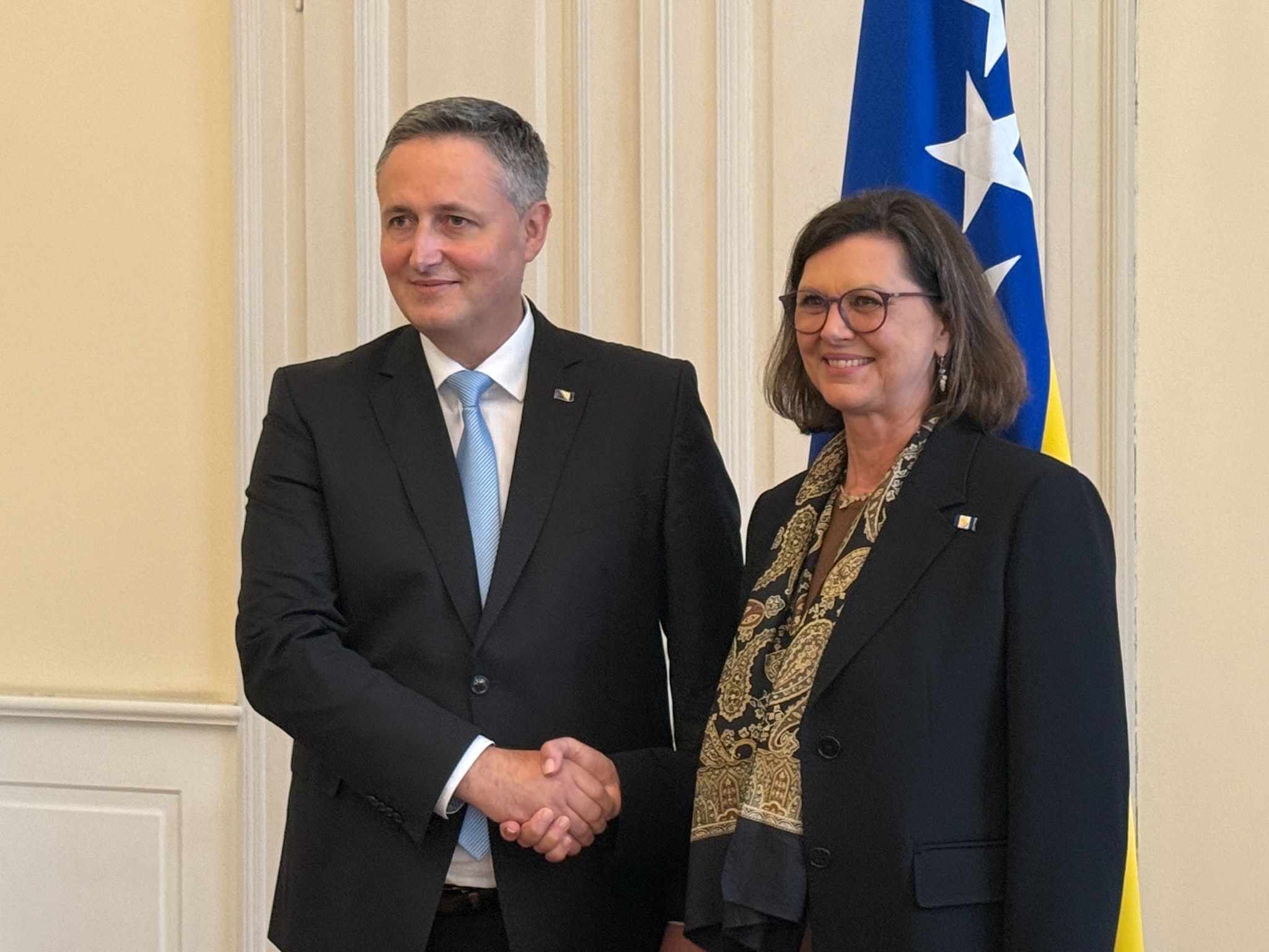 Die P-Frage reist mit: Ilse Aigner auf Bosnien-Besuch