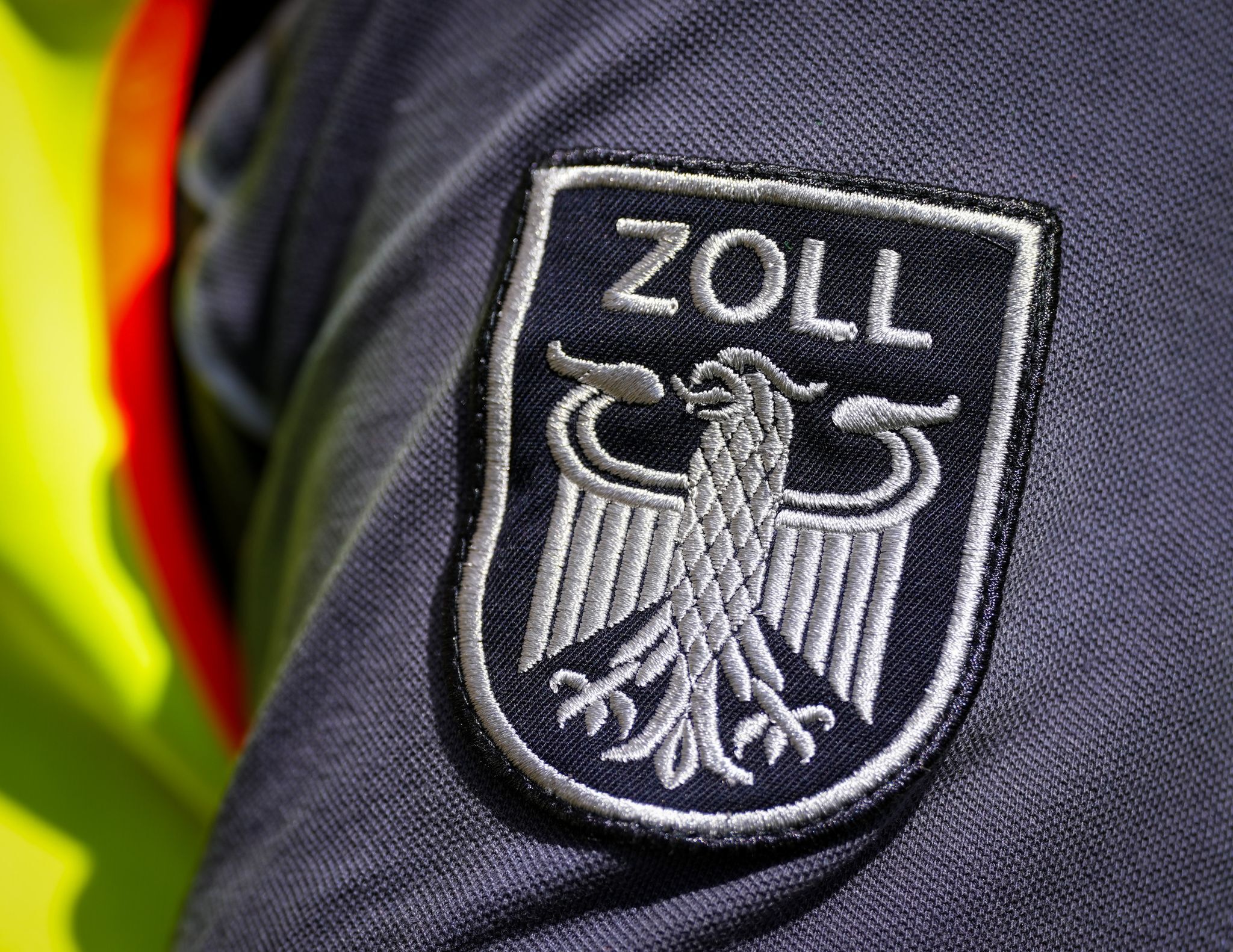 Zoll fasst Mann mit 16 Kilo Ketamin am Berliner Flughafen