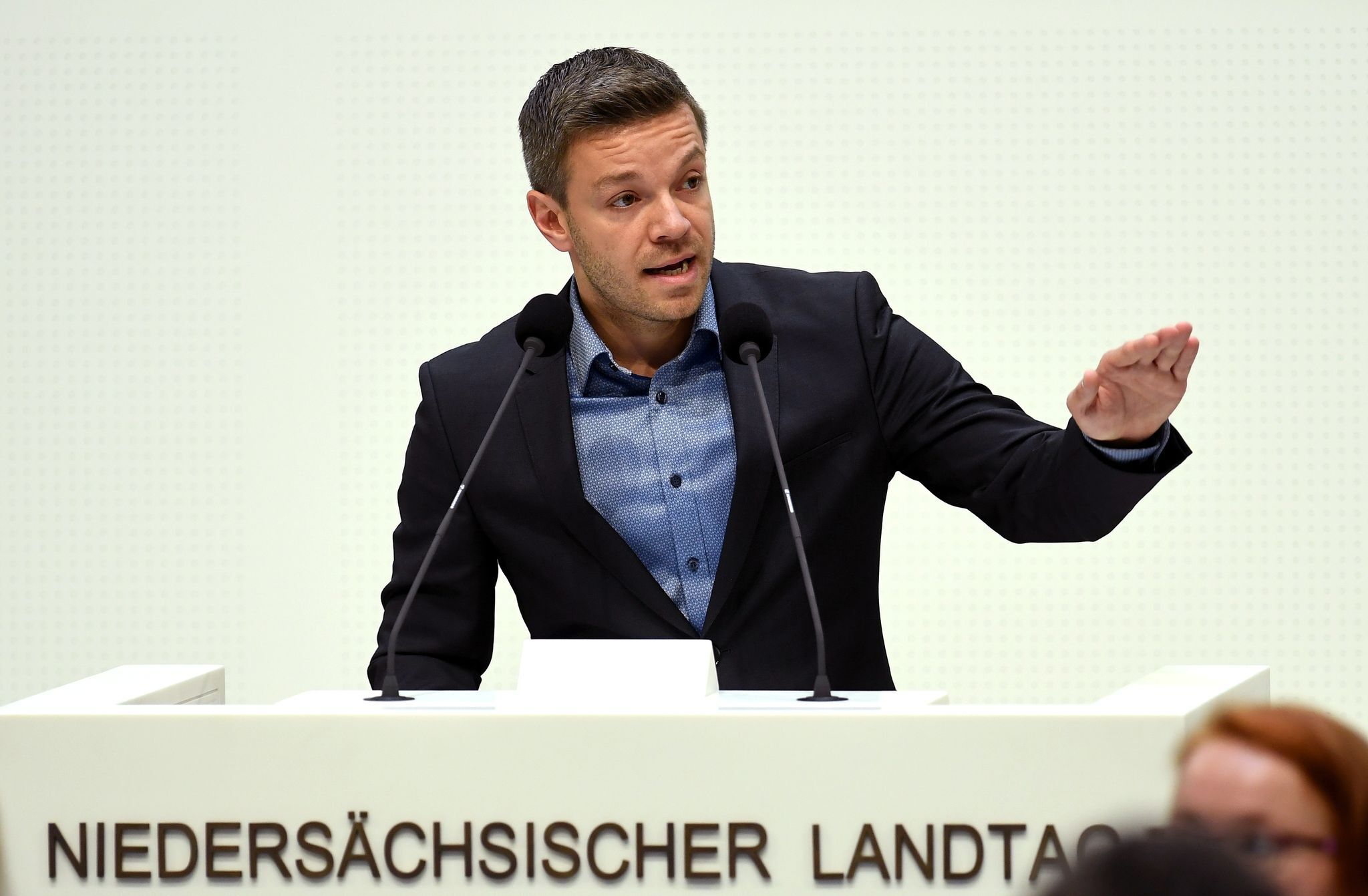 Schwiegermutter im Fluchtauto? Unterstützung für Politiker