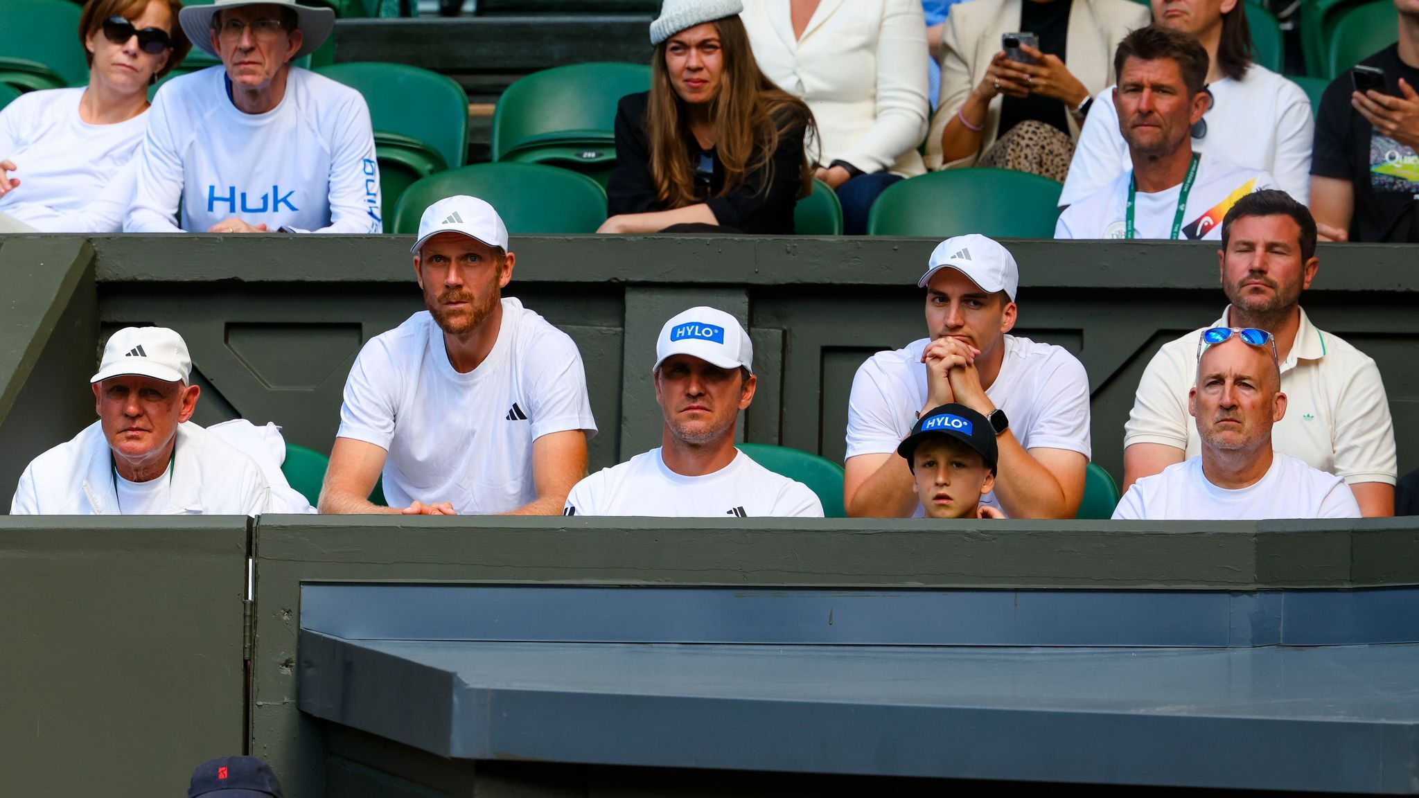 Papa, Neffe, Bruder, Dackel – Zverevs Team in Wimbledon