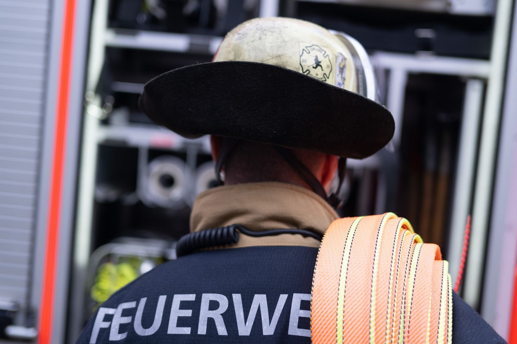 Frau hört Knall – Hoher Schaden bei Garagenbrand