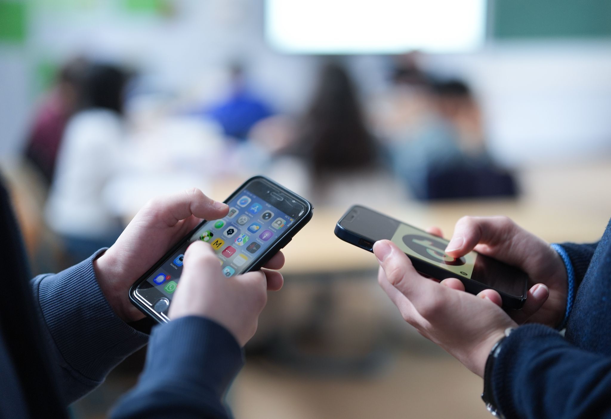 Söder offen für Social-Media-Beschränkungen bis 13 Jahren
