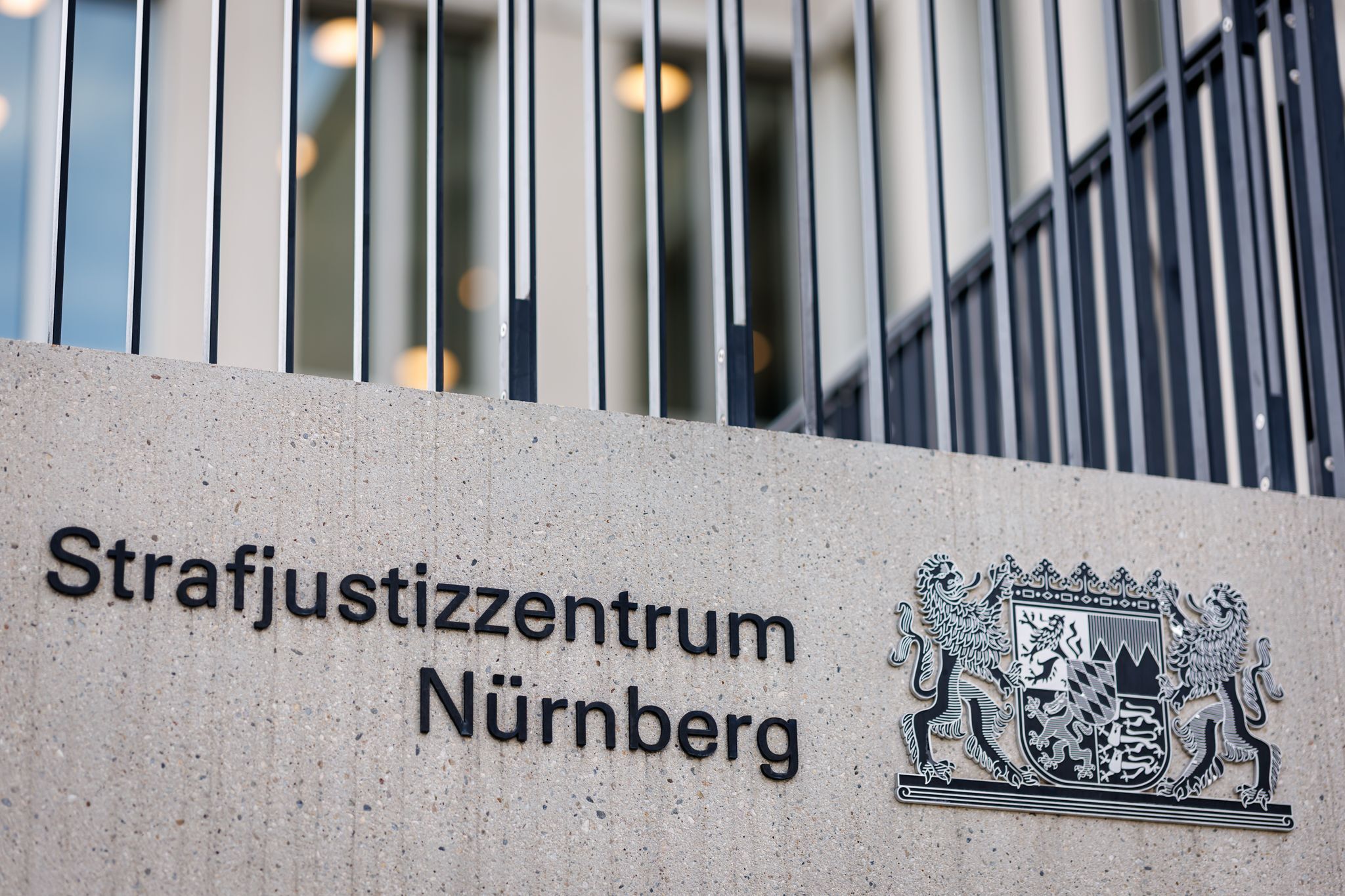 Prozess: Frau zum Sex angeboten und Stiefkind missbraucht?