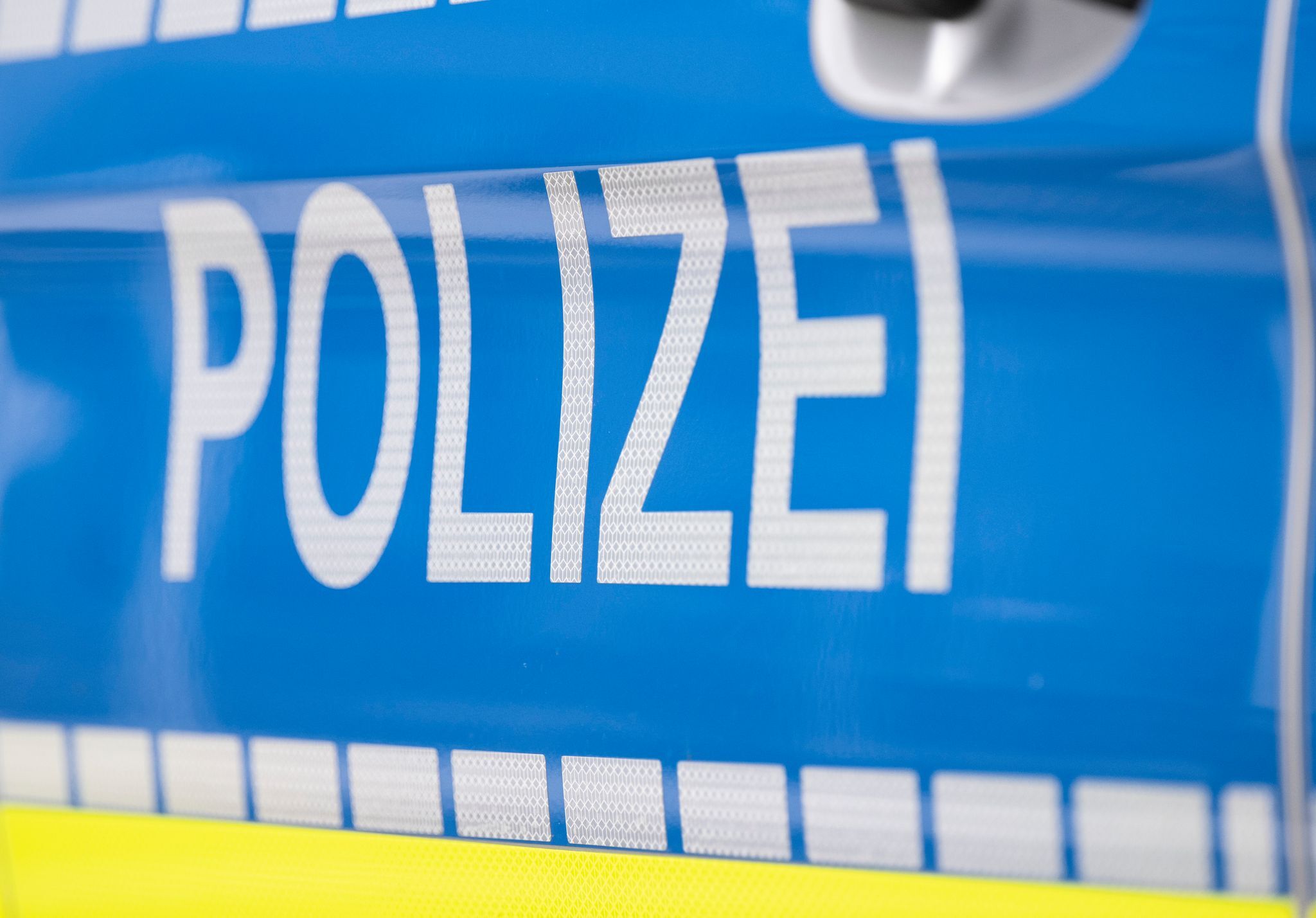 Bierkisten auf A9 – Verkehr bei Bayreuth läuft nur einspurig