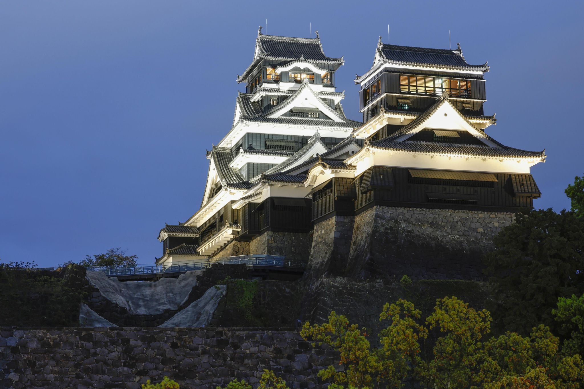 Berichte über Verletzte bei Erdbeben in Japan